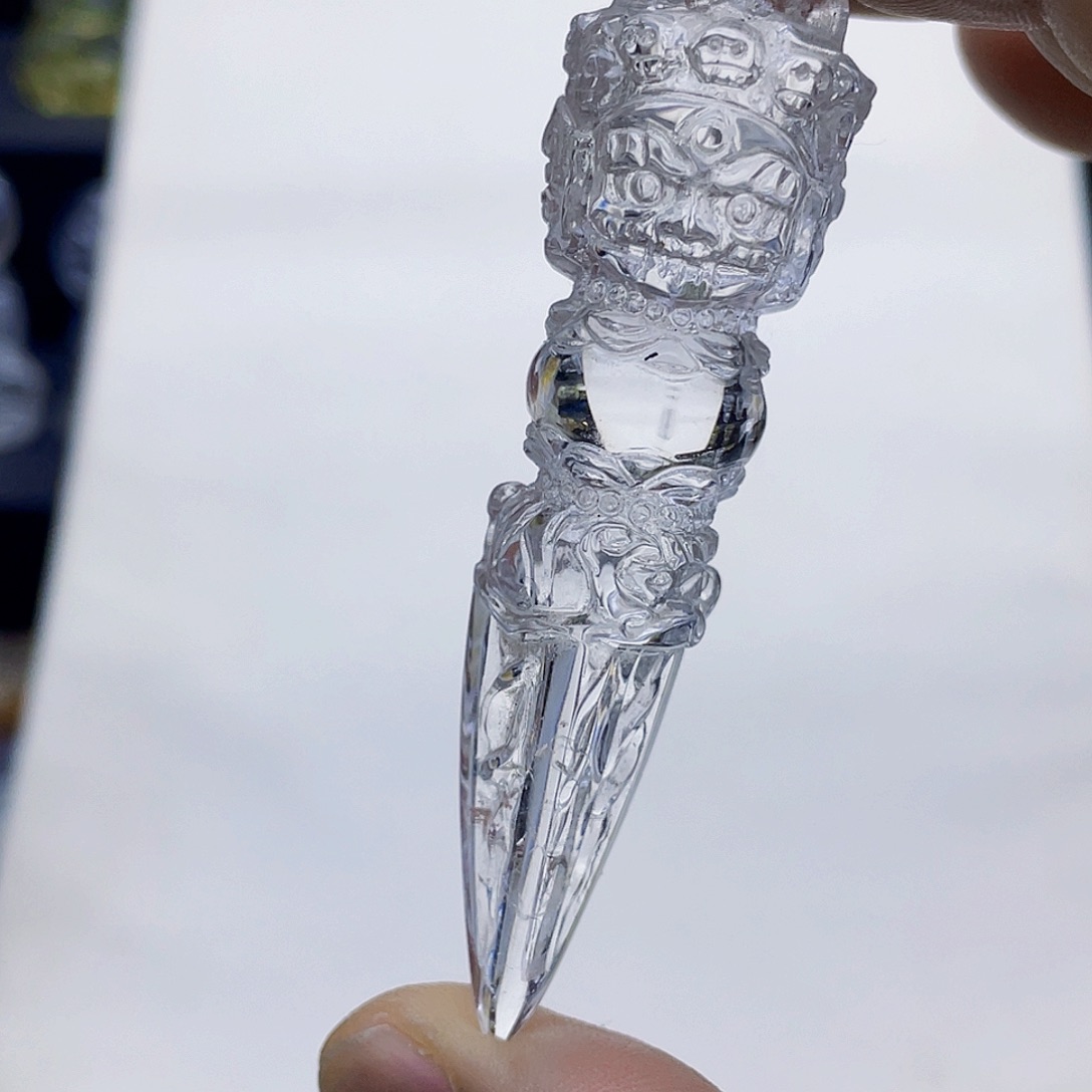 赵***琨水晶颈饰未镶嵌白水晶精雕金刚降魔杵