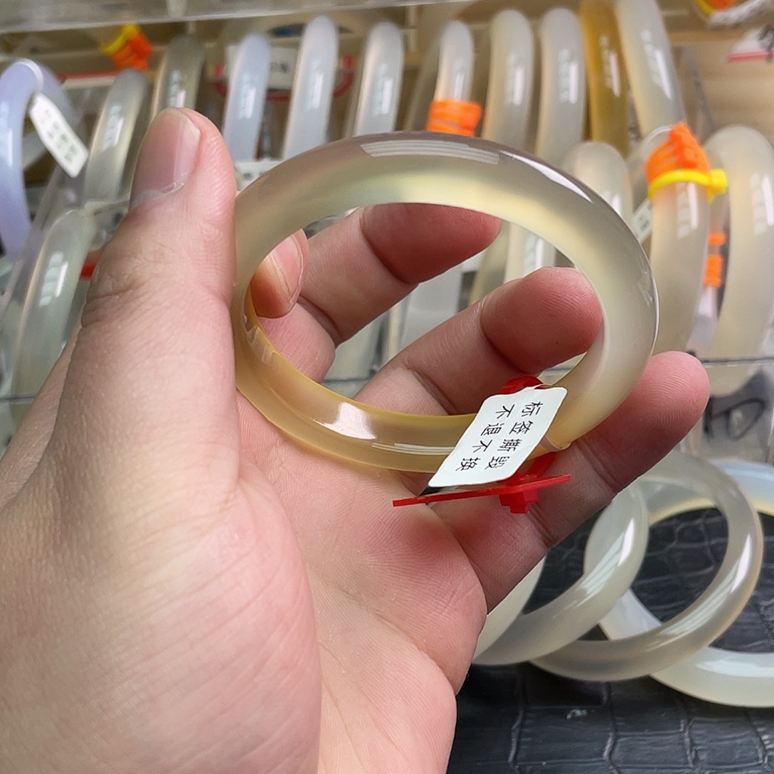 玛瑙/玉髓手镯未镶嵌