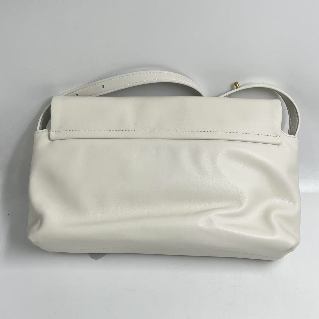 LQ-WITH-QUEEN真皮女包手拎云朵白色0660