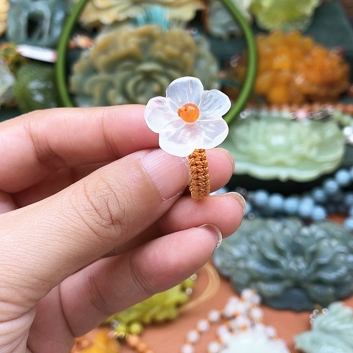 蛇纹石玉未镶嵌吊坠