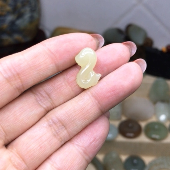 和田玉（黄玉）颈饰未镶嵌