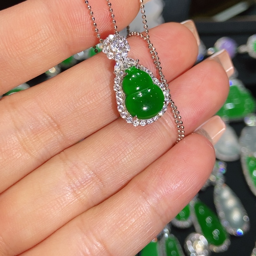 【闪购商品】翡翠颈饰未镶嵌天然翡翠