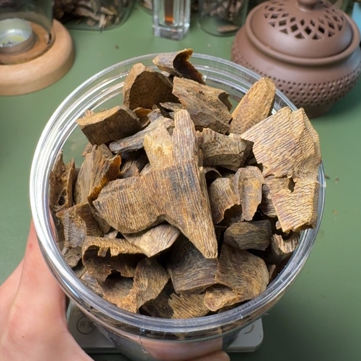 沉香手把件满****星海南千里香牛肉干块料207克