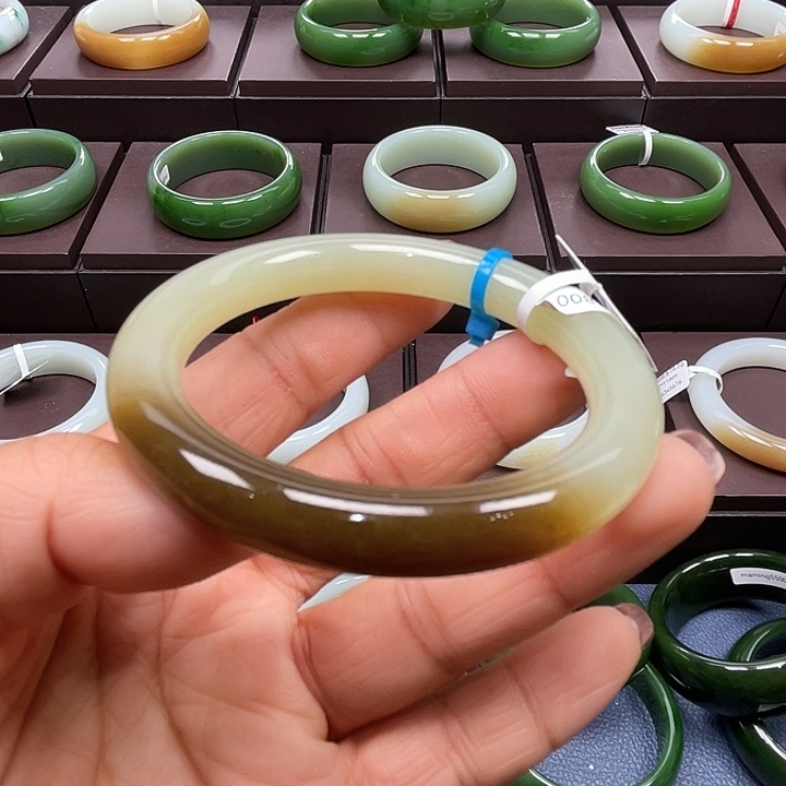 和田玉未镶嵌手镯5455