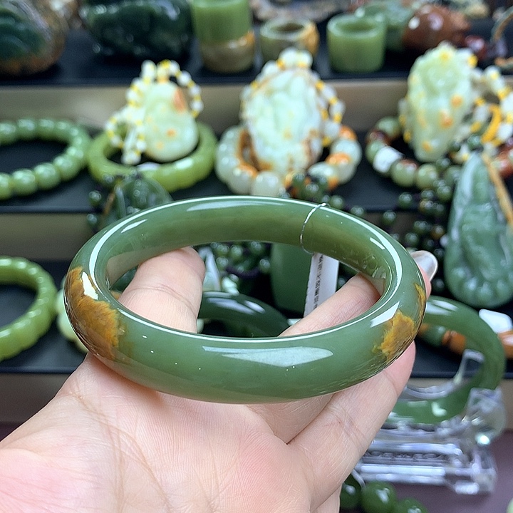 *****透闪石质玉手镯未镶嵌