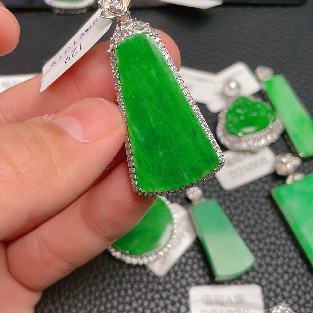 【闪购商品】翡翠吊坠(不含链)银S925镶嵌