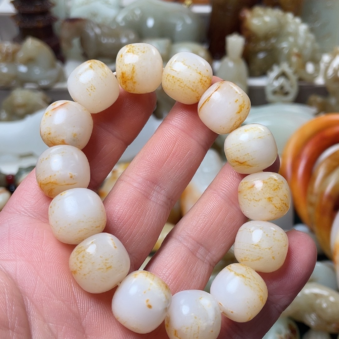 老***辣和田玉未镶嵌颈饰