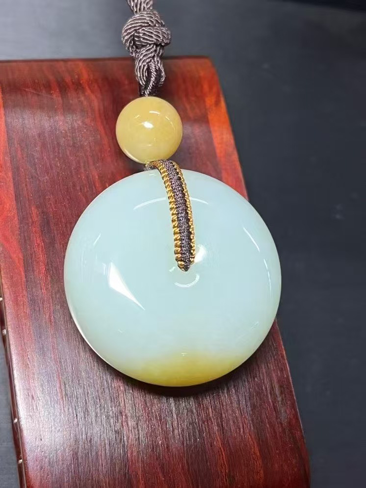 新年好礼和田玉精品糖白平安扣37✖️18时尚经典显贵气