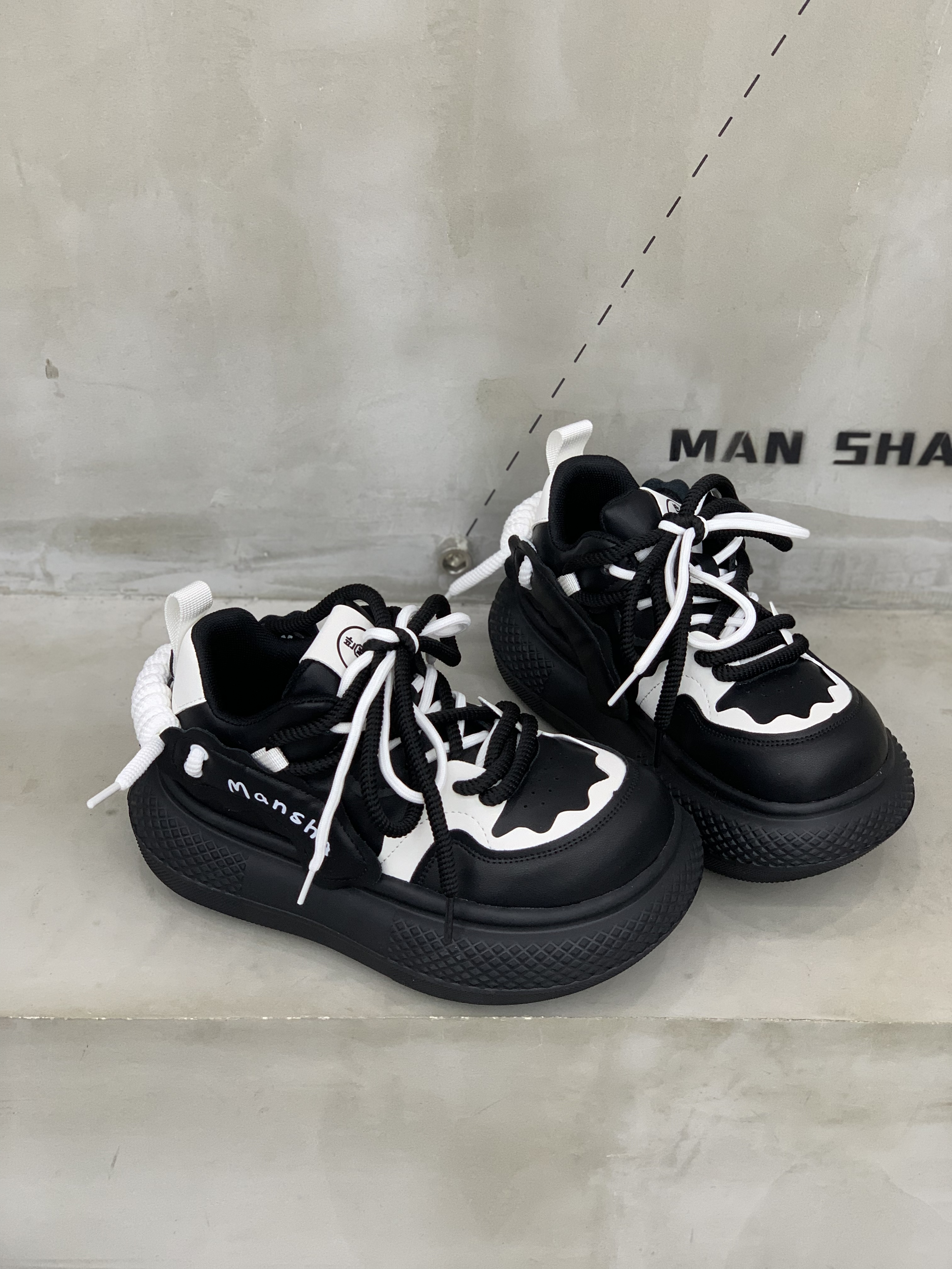 LY-21拼接时尚休闲鞋系带拼色老爹鞋女鞋冬季低帮厚底鞋