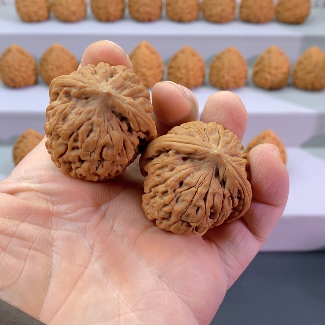 文玩核桃把件40全品莲花