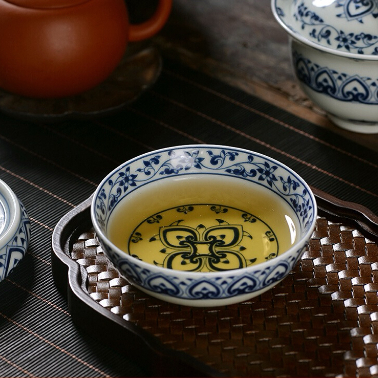 景德镇青花瓷宝相普洱杯茶杯仿古泥主人杯家用中式复古陶瓷单人杯