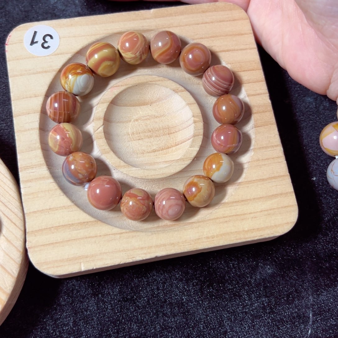 芋****石英质玉手链未镶嵌80