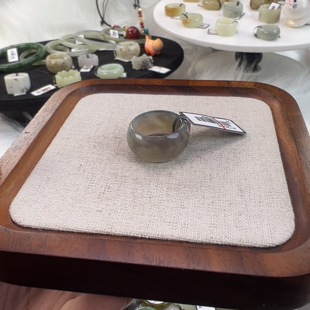 和田玉未镶嵌戒指w141飘紫轮胎16.9不退换