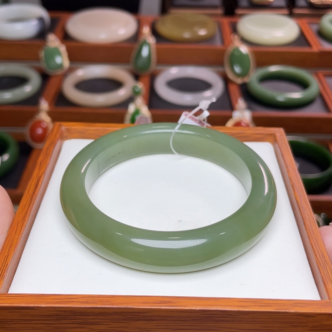 和田玉手镯58未镶嵌