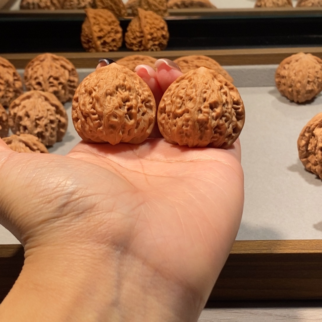 核桃把件全品39金牛