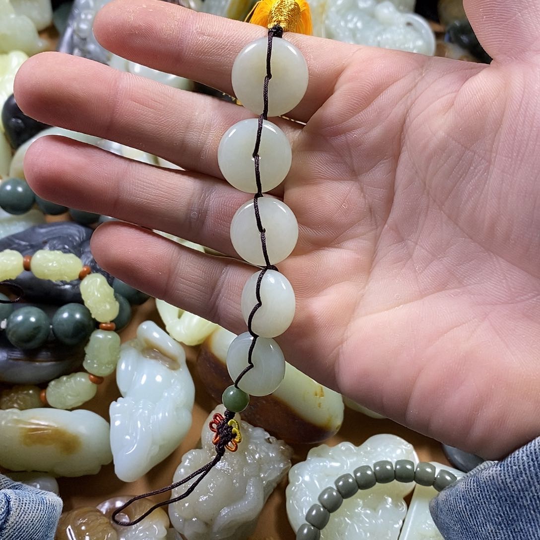 和田玉（糖玉）挂件未镶嵌