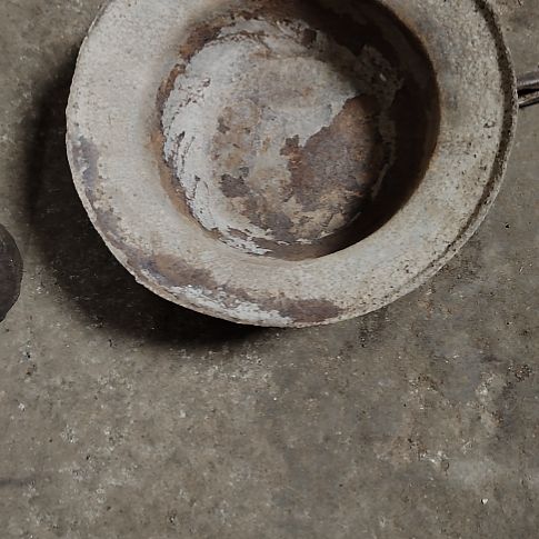 刘***臭民俗物件铁器摆件