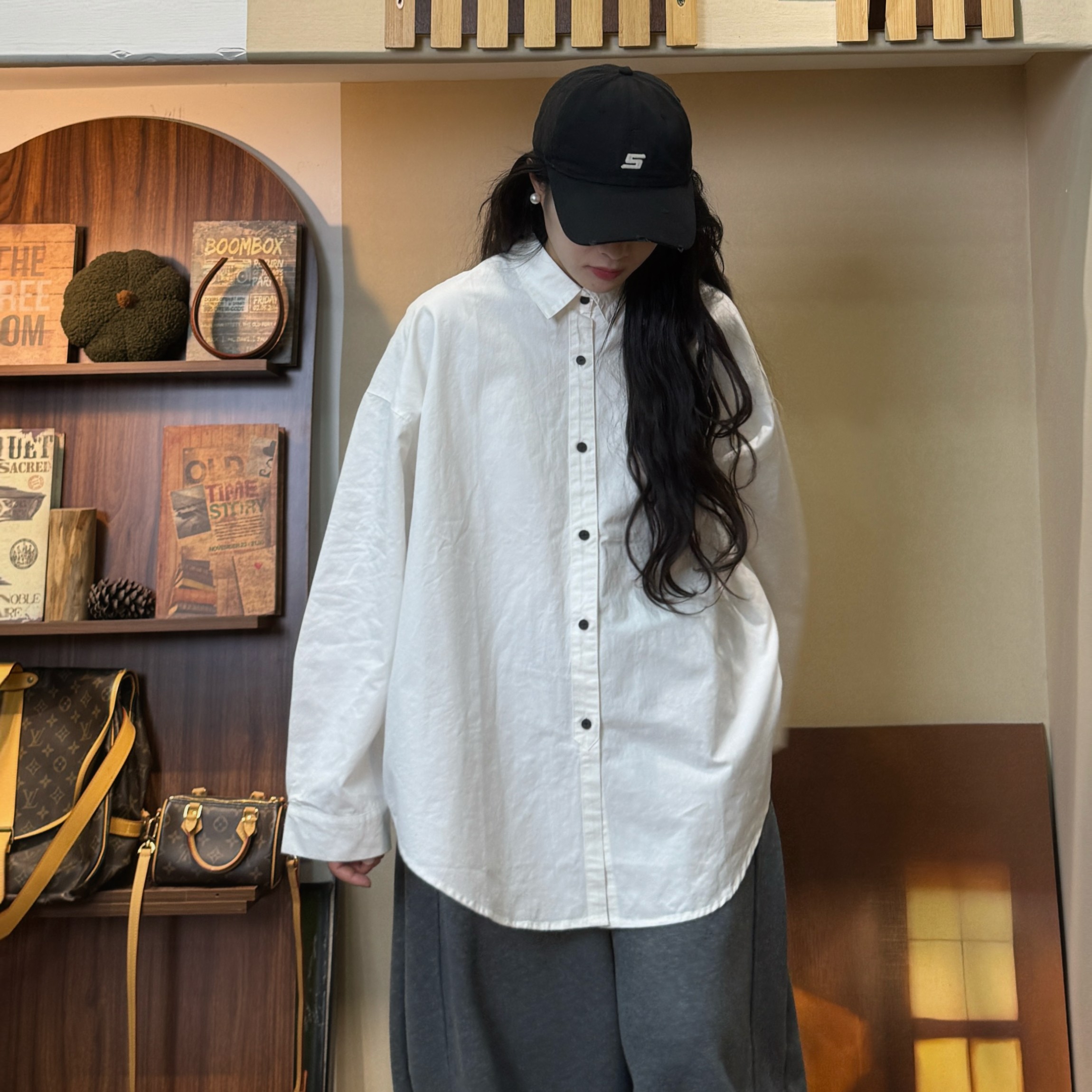 秋季新款宽松休闲百搭纯色（刺绣）长袖衬衣