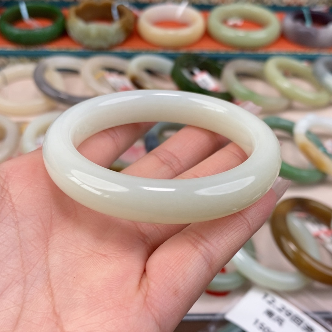 Y***.和田玉未镶嵌手镯56