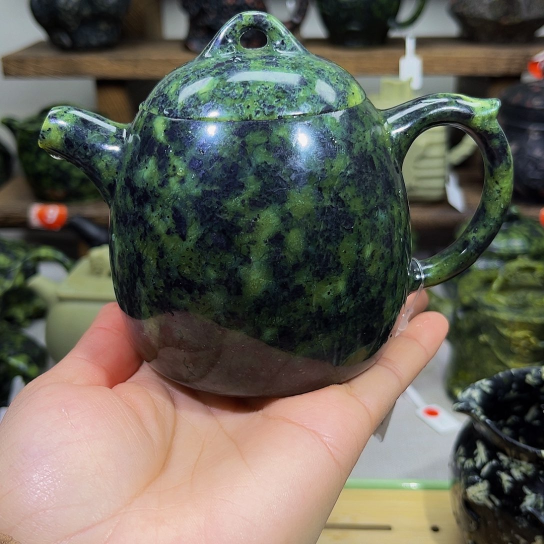 藏玉药王石秦权壶280cc