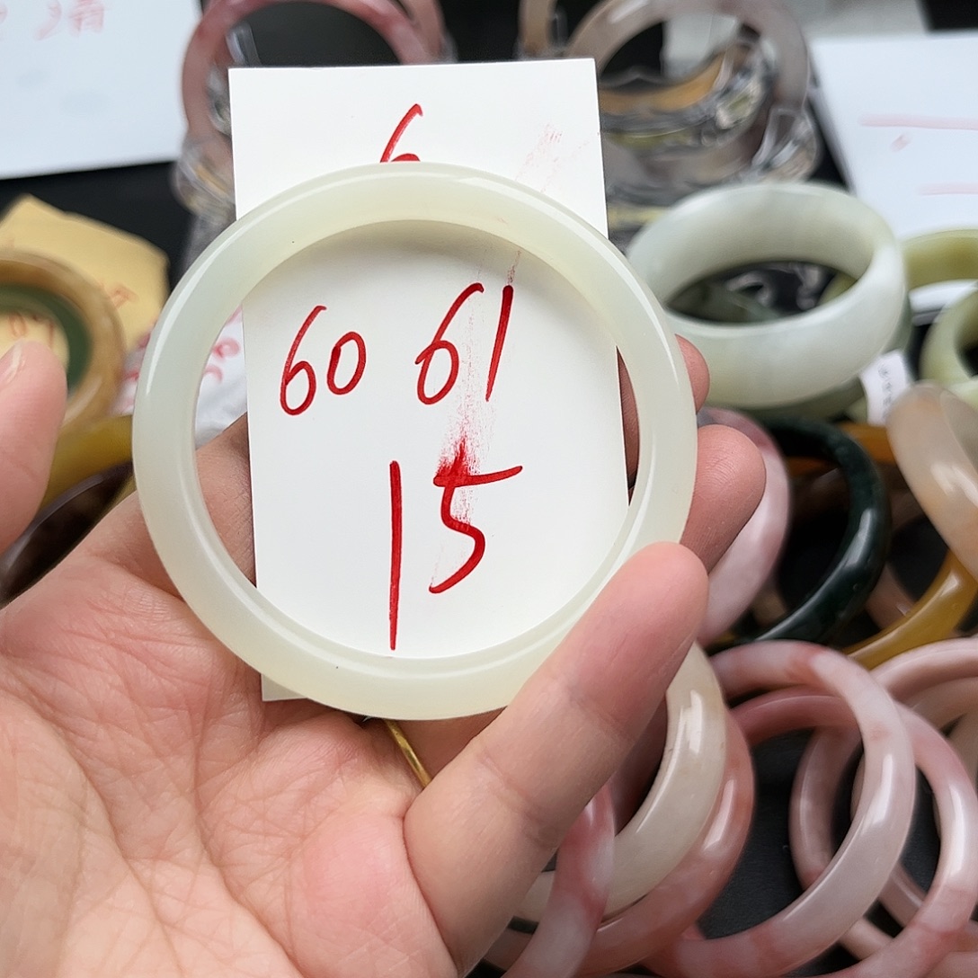 石英质玉未镶嵌手镯6