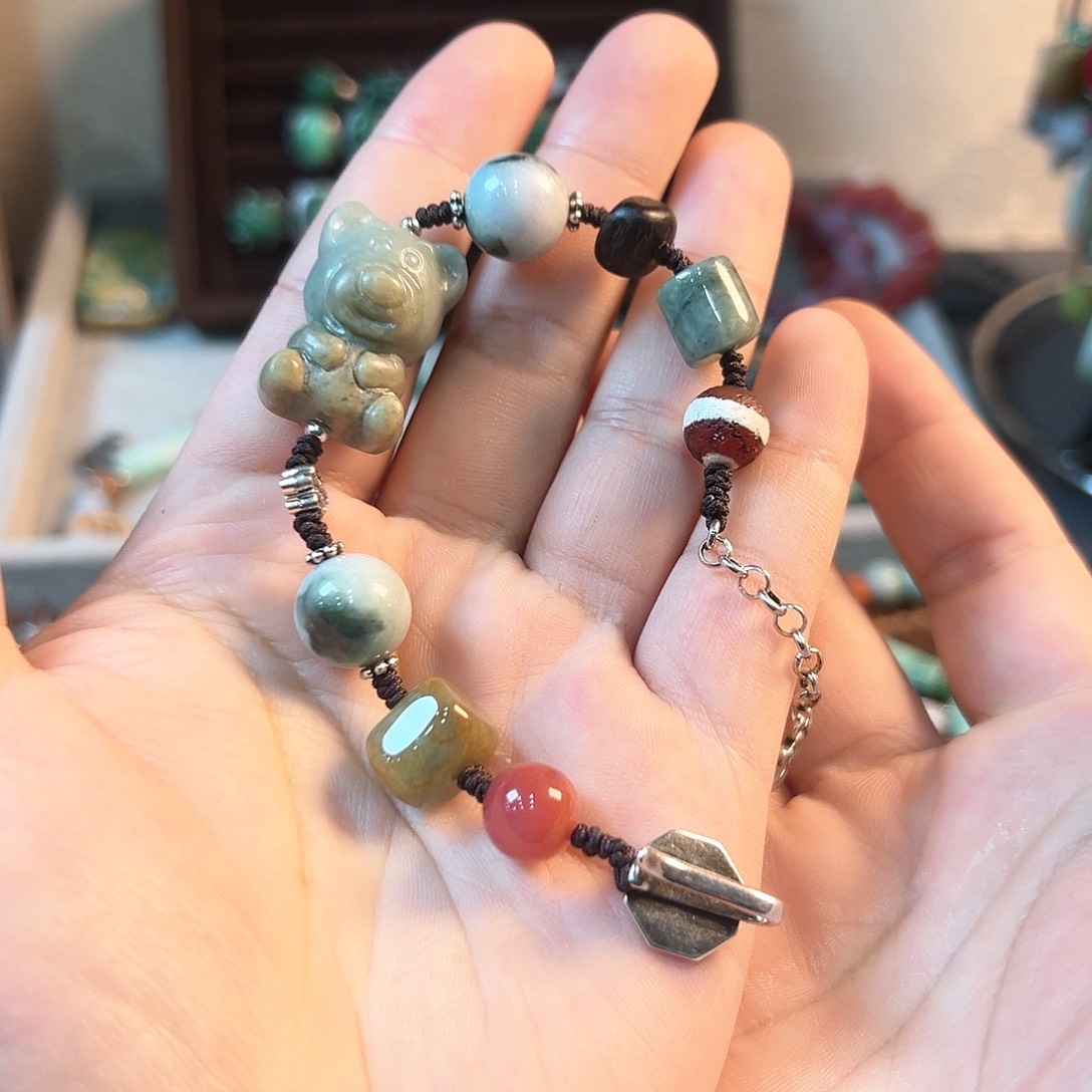 翡翠颈饰未镶嵌手串 