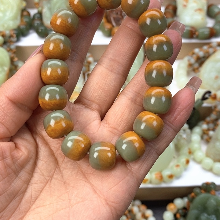 【闪购商品】透闪石质玉串未镶嵌雨*