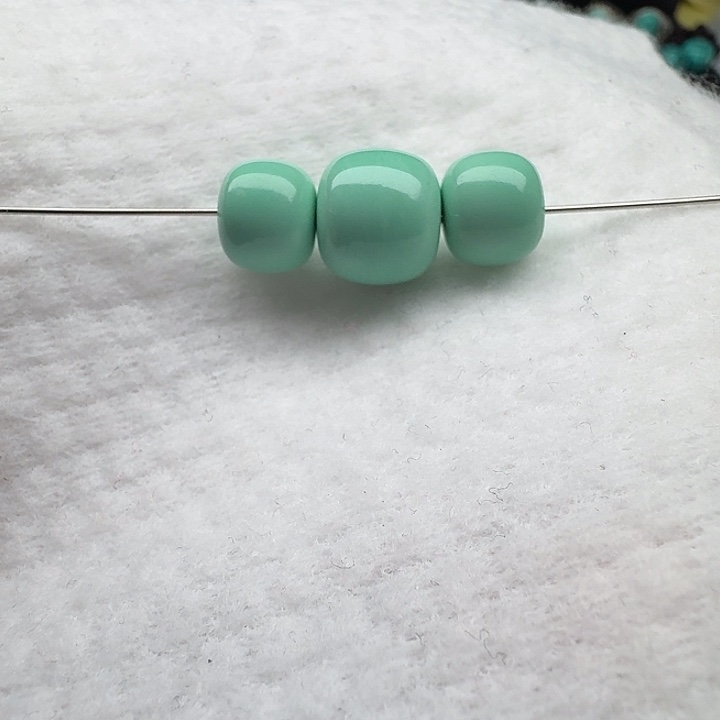 尺寸：10/8➕绿老型珠（2颗）卡12/11左右绿老型一颗