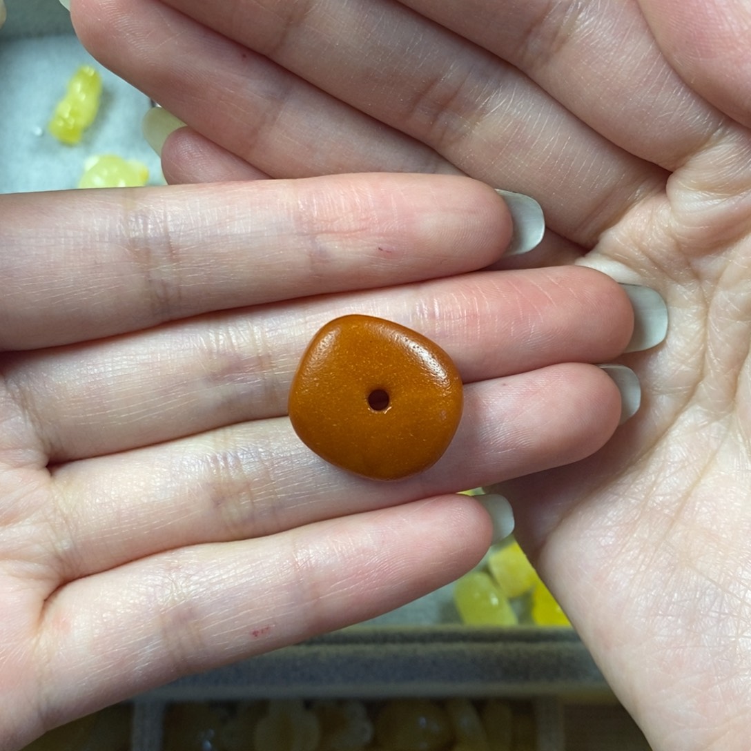 琥珀裸石未镶嵌?***老蜡藏扣