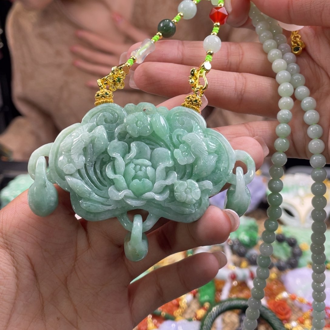 翡翠颈饰未镶嵌代编织