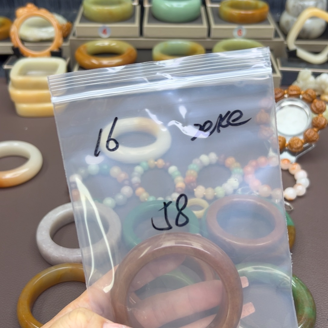 石英质玉手镯未镶嵌Z**e