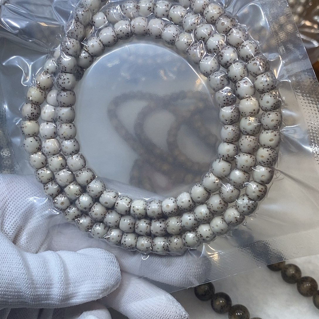 吊坠星月菩提7.6鼓珠瓷白108