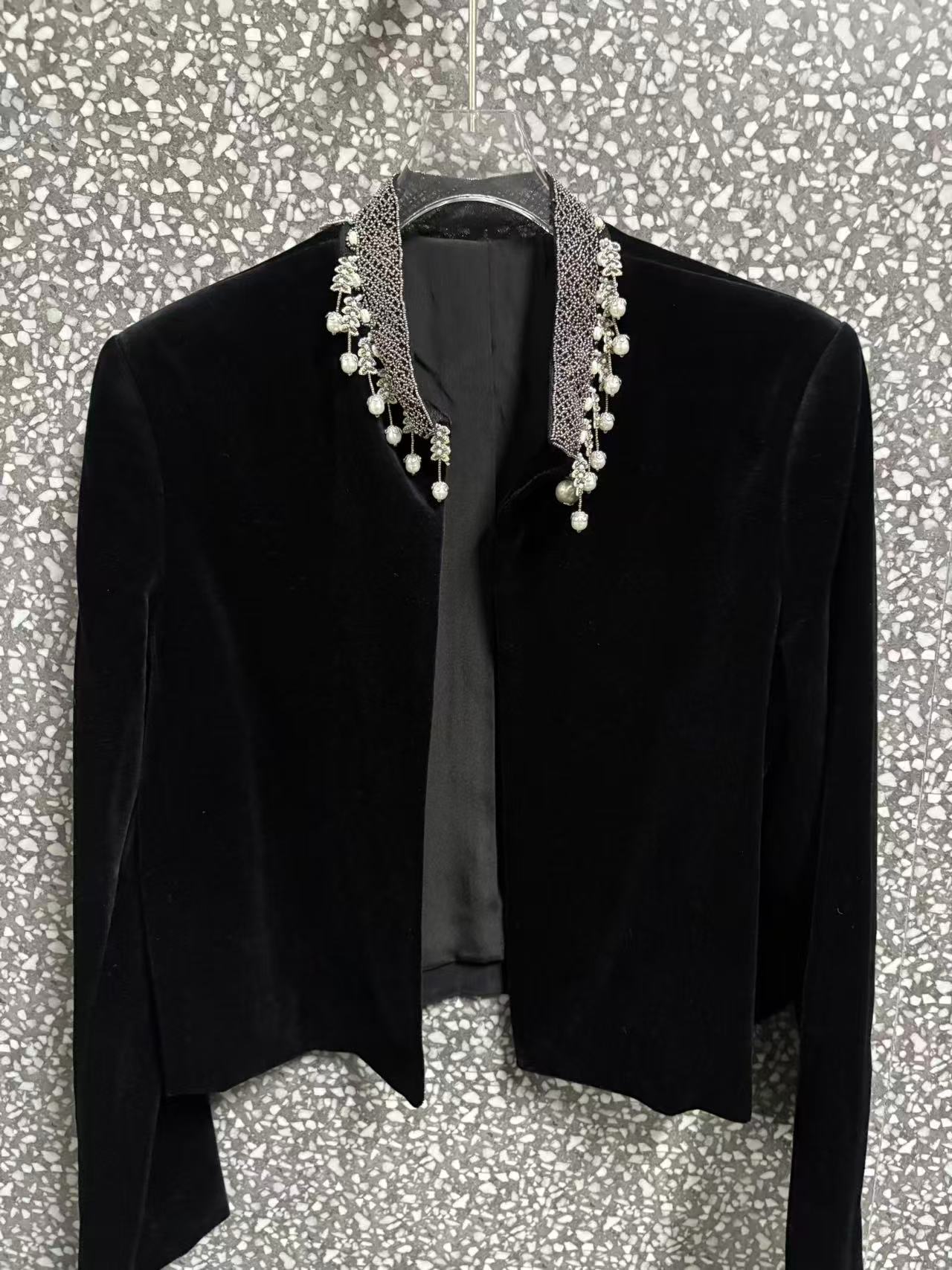 法式开衫领口坠坠钉珠丝绒小西服短外套