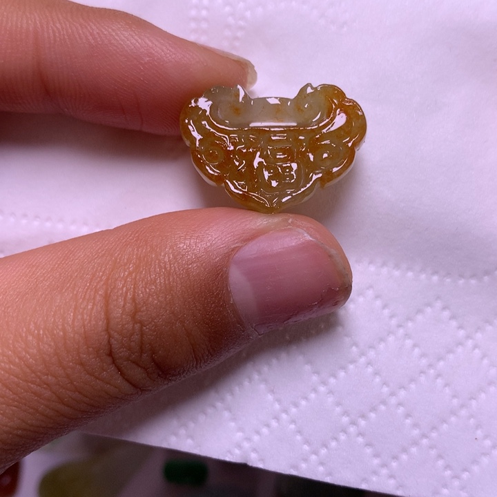 定制翡翠未镶嵌锁