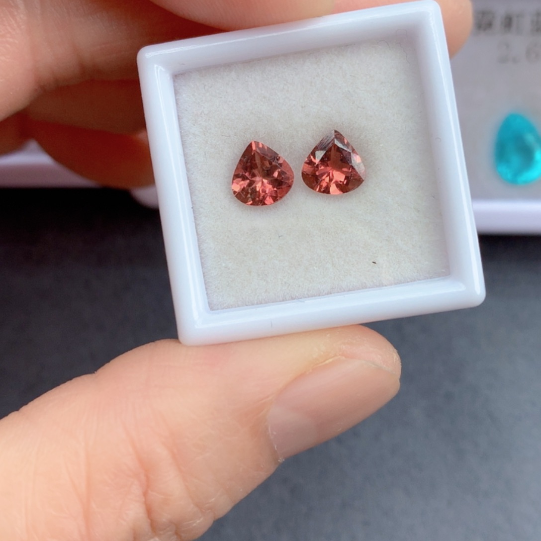 红色碧玺1.35克拉裸石未镶嵌