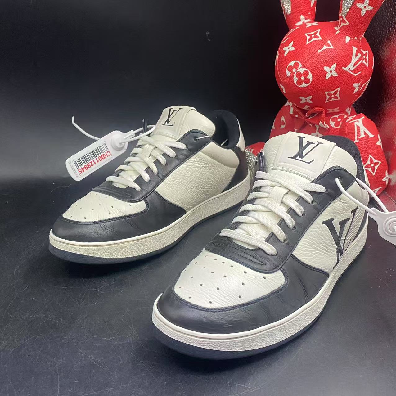 95新 LouisVuitton/路易威登 【聚星优选】潮鞋黑白板鞋39码kke029