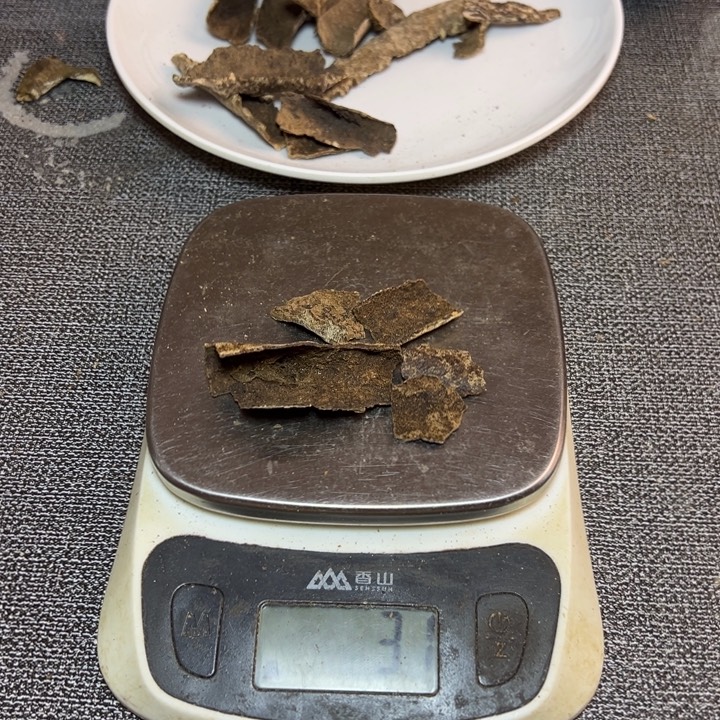 沉香沉香碎屑沉香鸡母虫3克