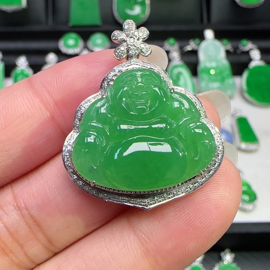 翡翠18K金镶嵌颈饰吊坠