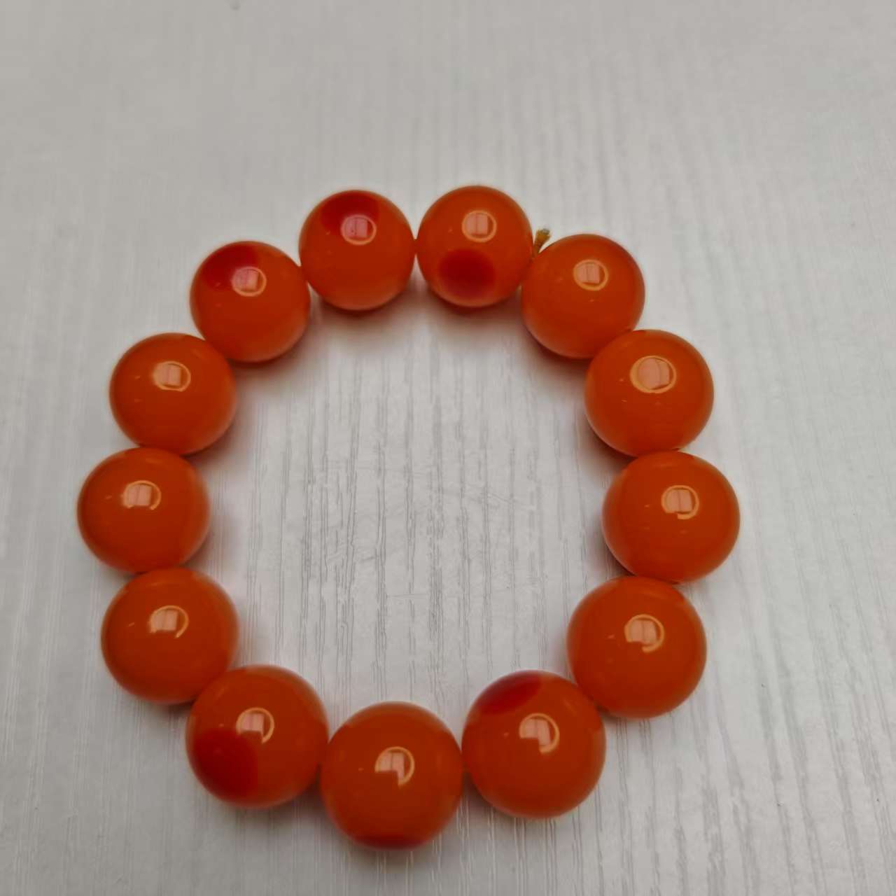  鸡油黄一点红手串 精品手串搭配