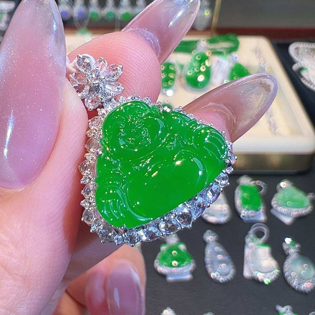 翡翠吊坠(不含链)18K金镶嵌翡翠