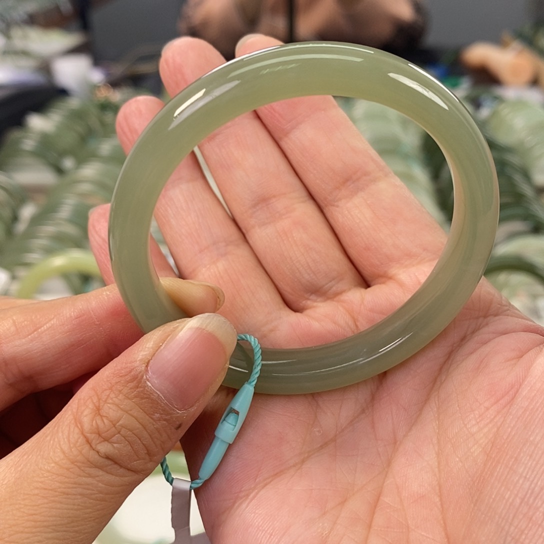 和田玉和田玉手镯52.53未镶嵌