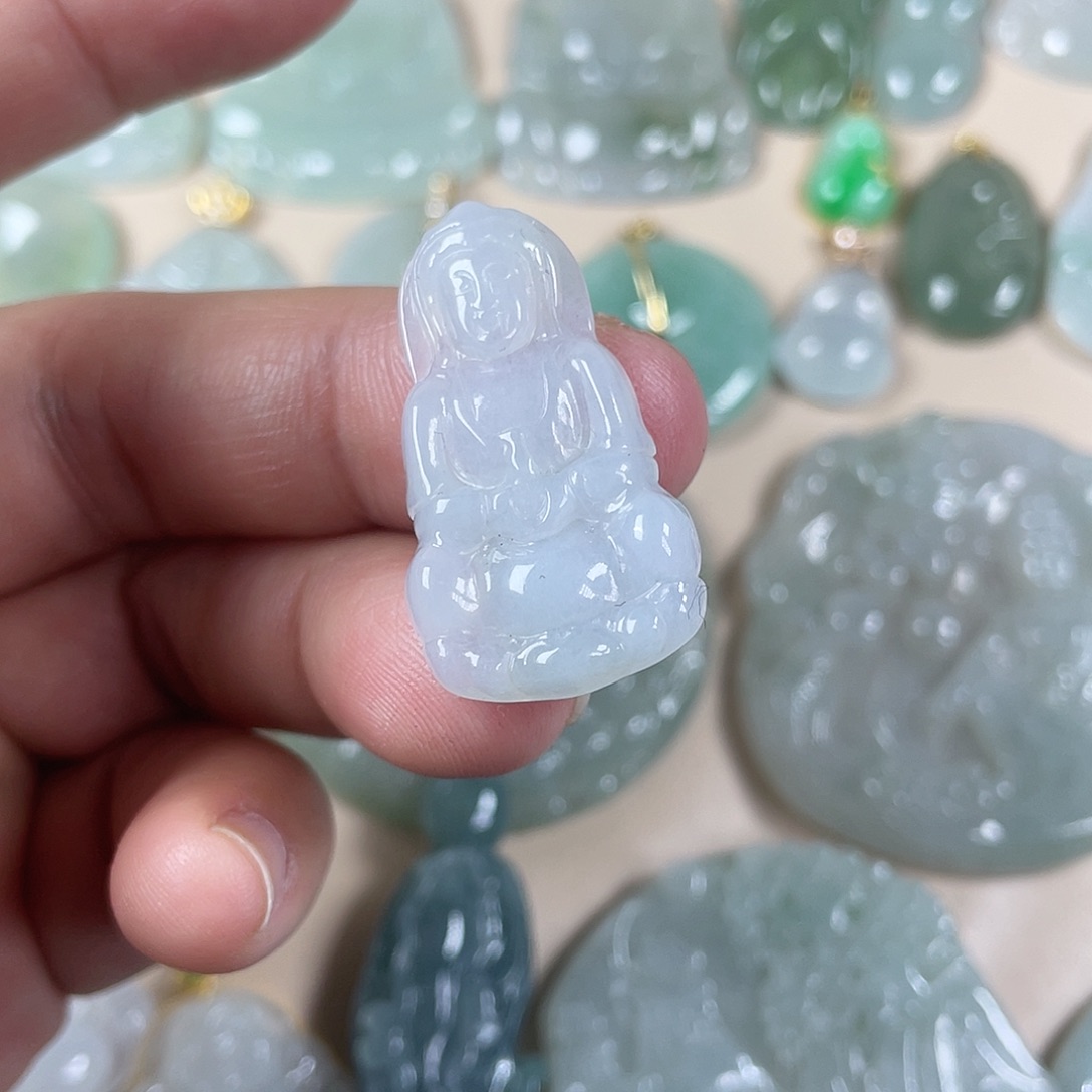 翡翠颈饰未镶嵌观音