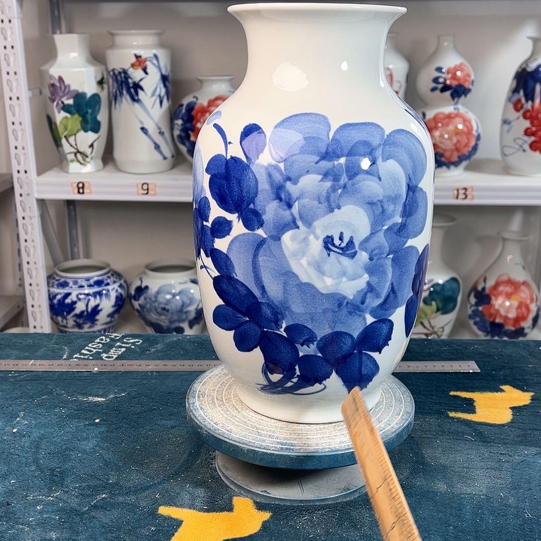 摆件景德镇陶瓷大冬青牡