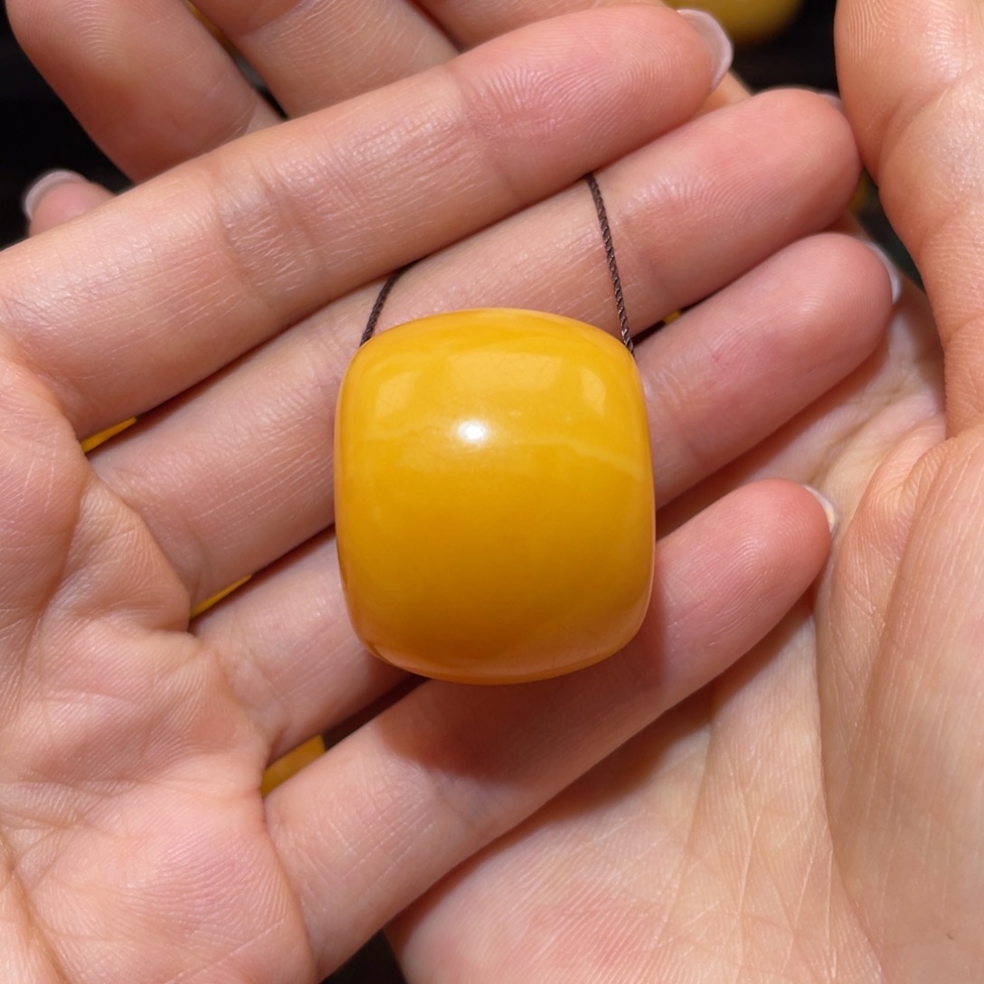 【闪购商品】琥珀裸石未镶嵌墩子