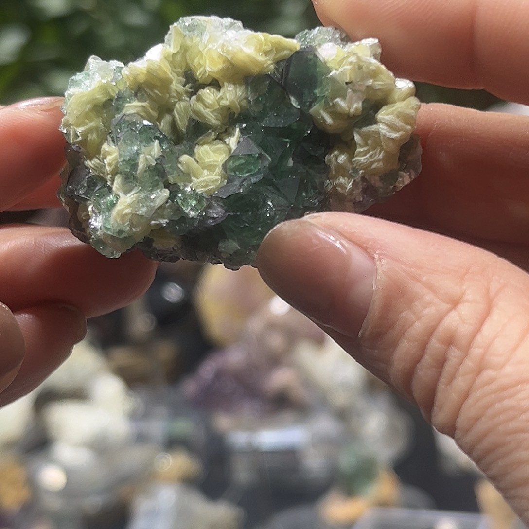 石材纳米比亚绿色萤石雲母