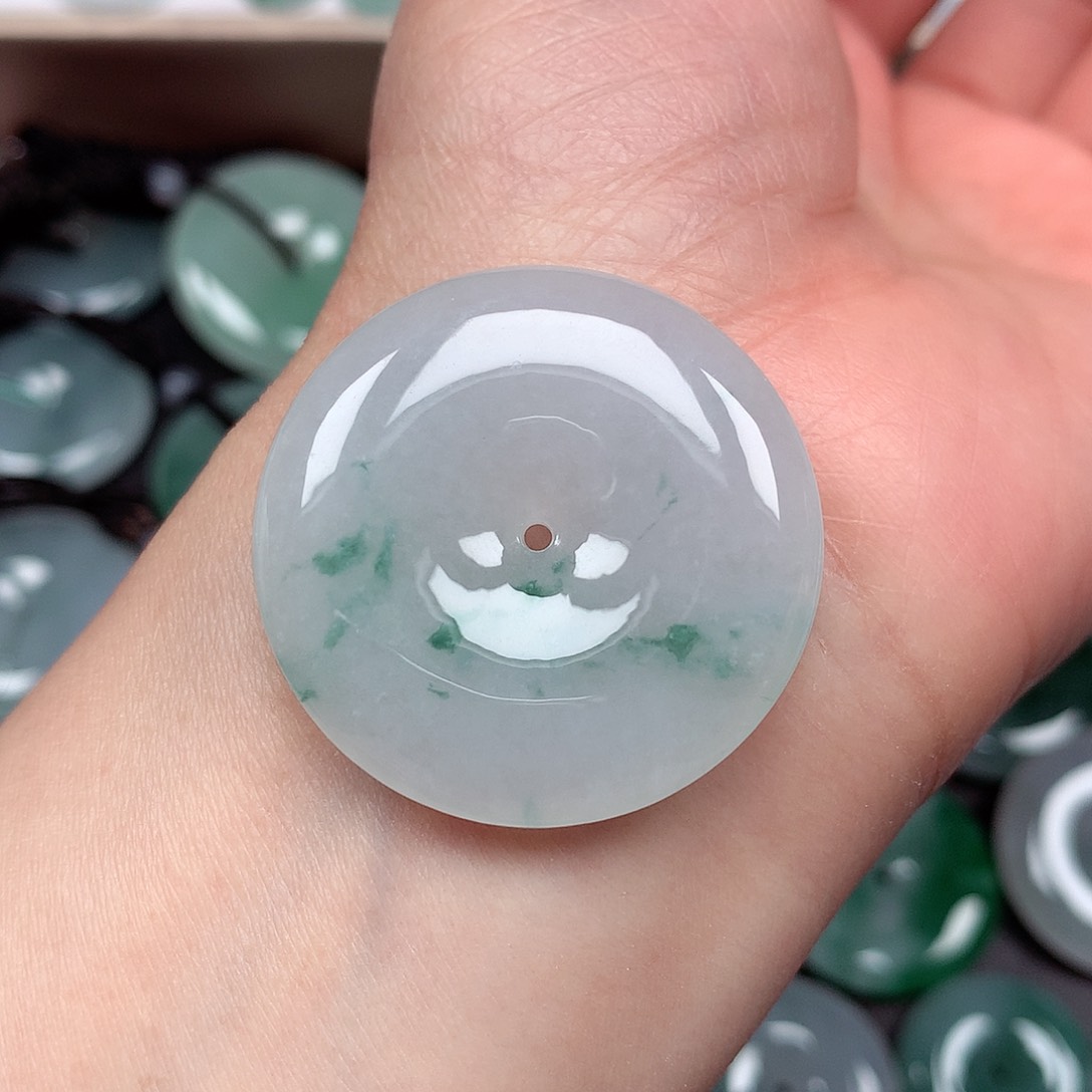 翡翠颈饰未镶嵌平安扣A