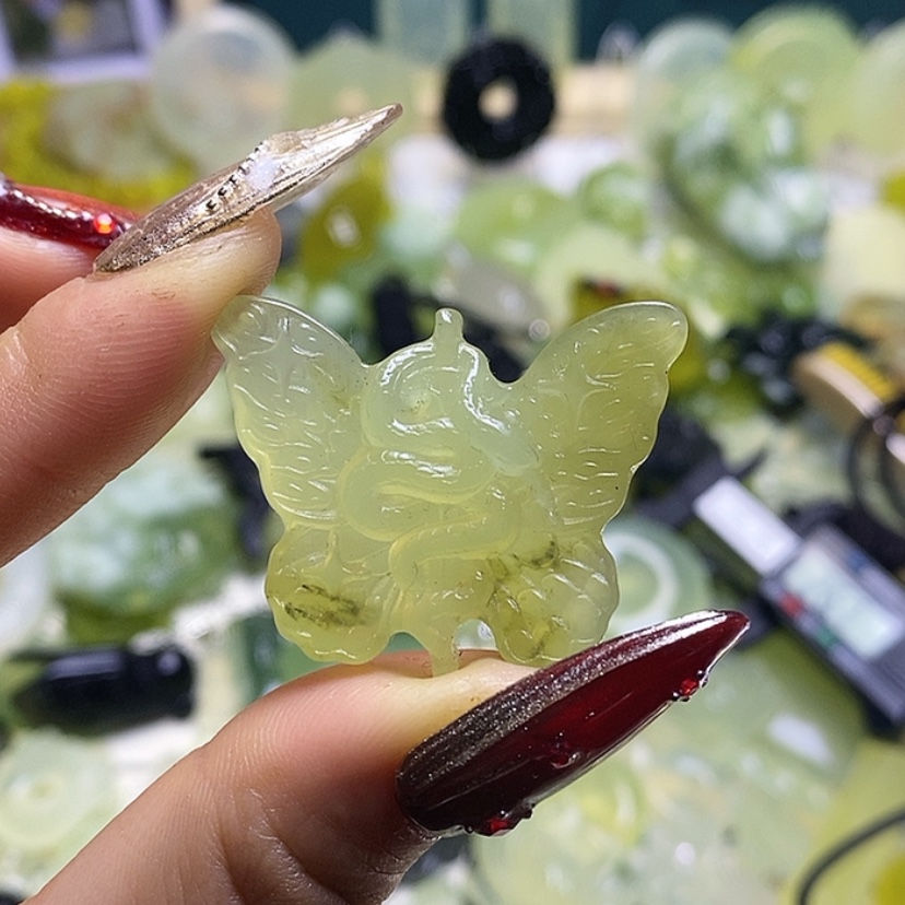 【闪购商品】蛇纹石玉颈饰未镶嵌