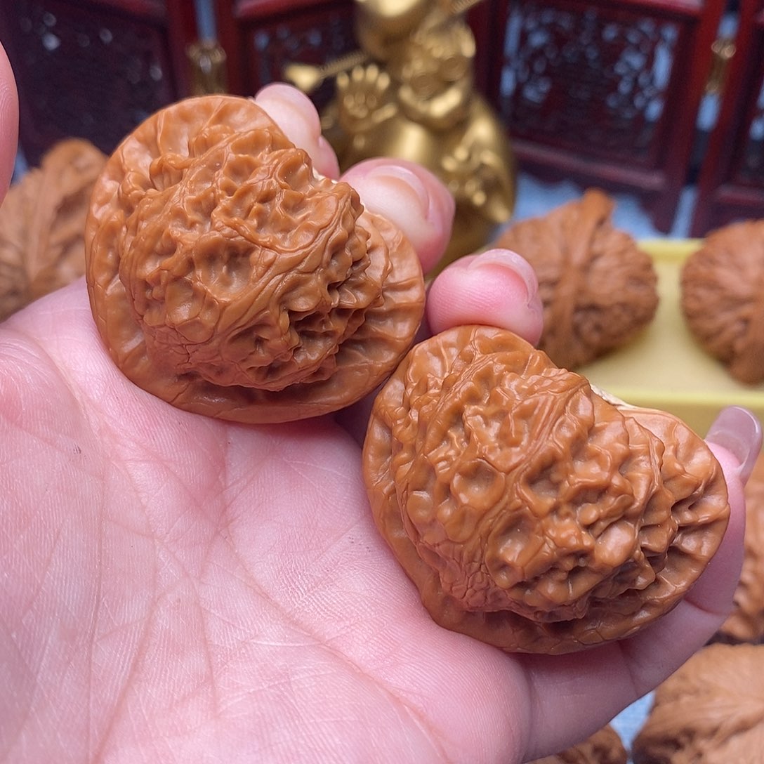 文玩核桃把件43.8全品毕业桃心宫灯