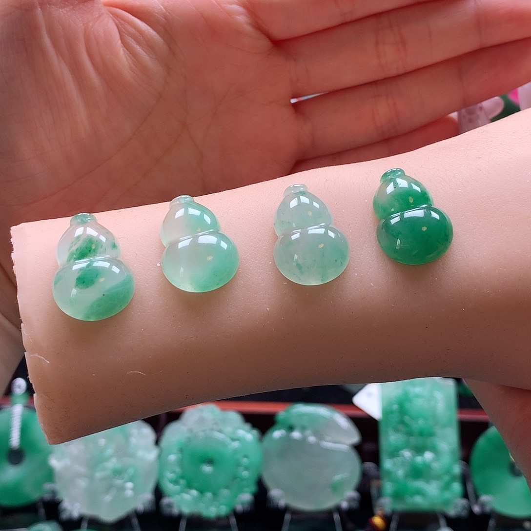 石英质玉吊坠未镶嵌