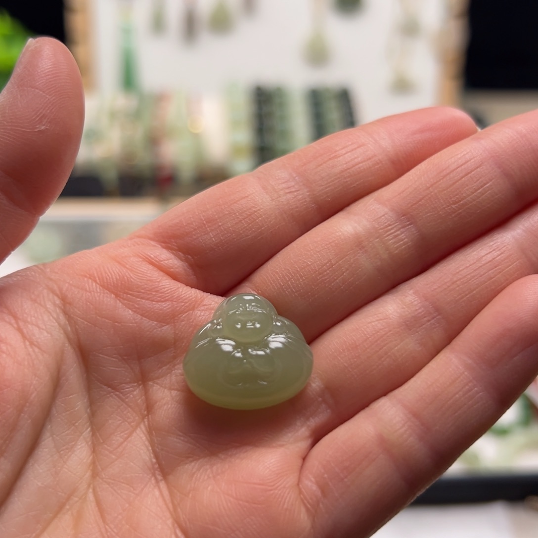 和田玉吊坠(不含链)未镶嵌执*着